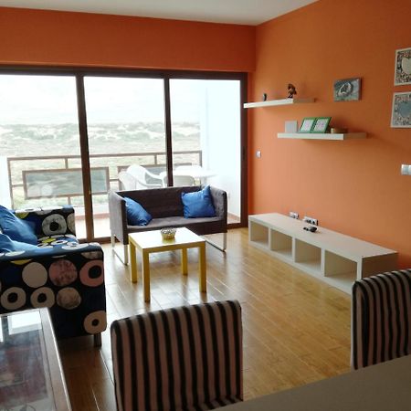 Surfhouse Hostel Famara Teguise  Esterno foto