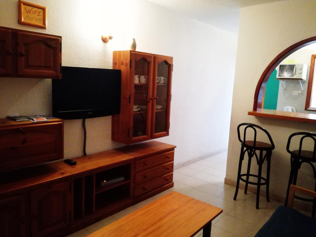 Surfhouse Hostel Famara Teguise  Esterno foto